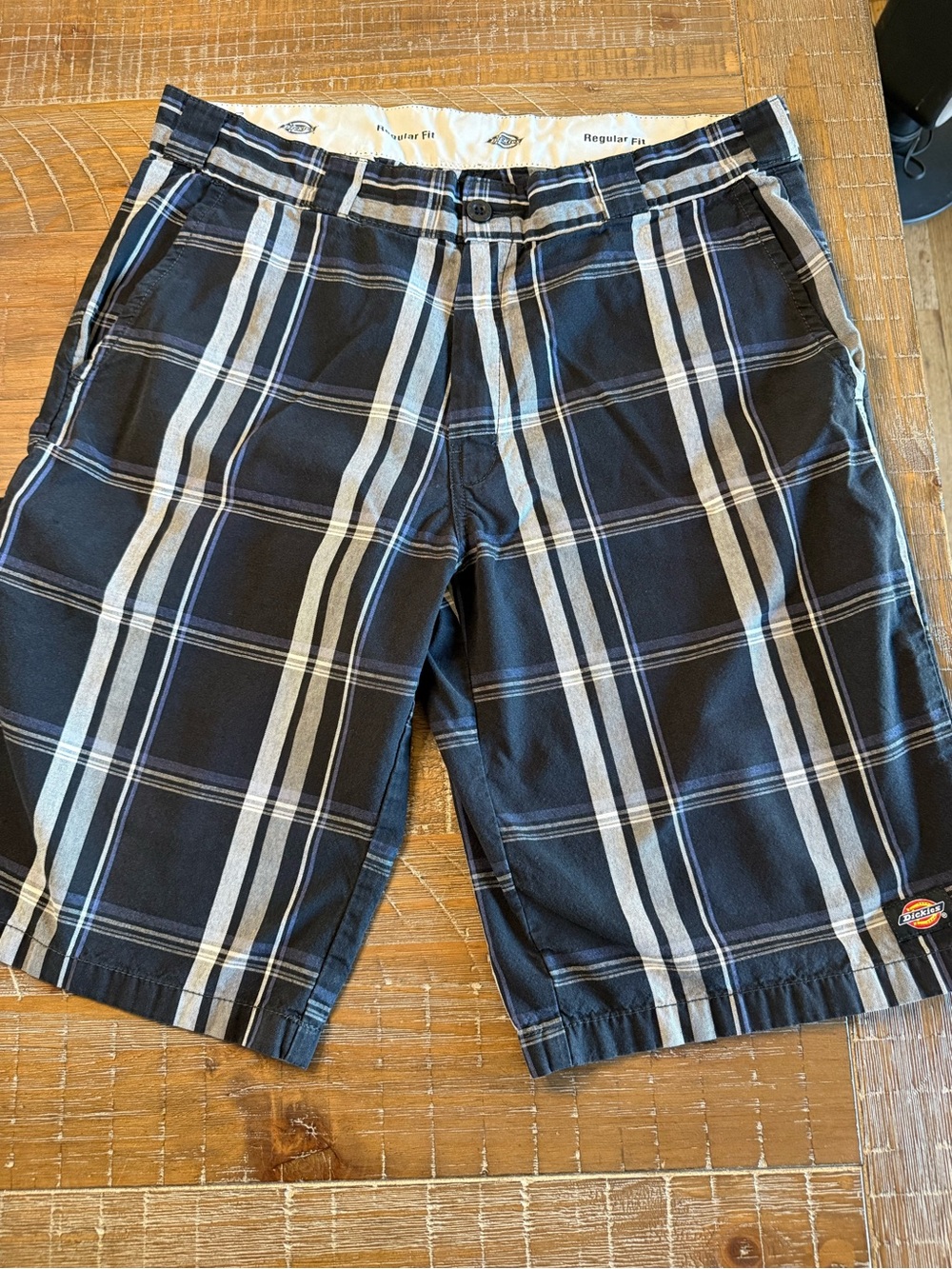 Dickies Men's Plaid Flat Front Walking Shorts Black Blue Size 34
